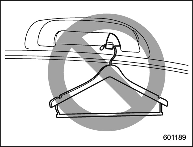 Précautions d’ordre général au sujet du système de coussin de sécurité SRS pour les accessoires et les objets 